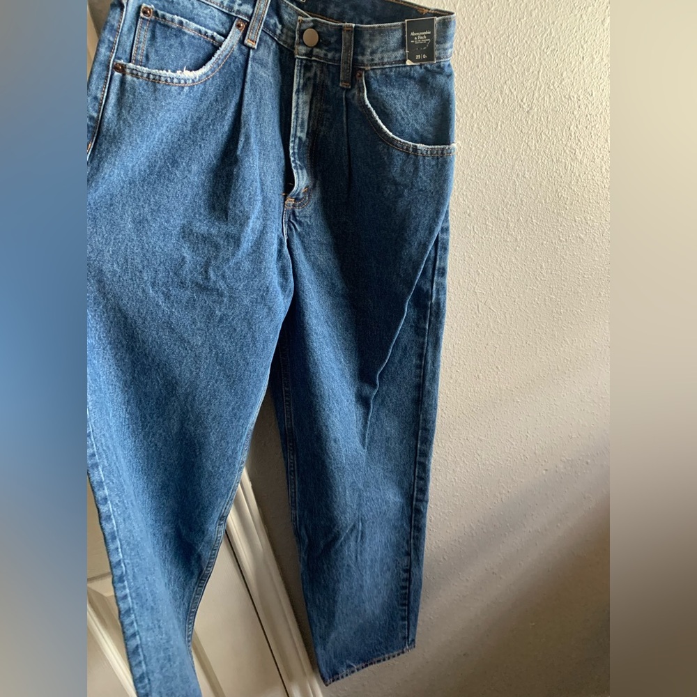 Abercrombie & Fitch Dad Jeans